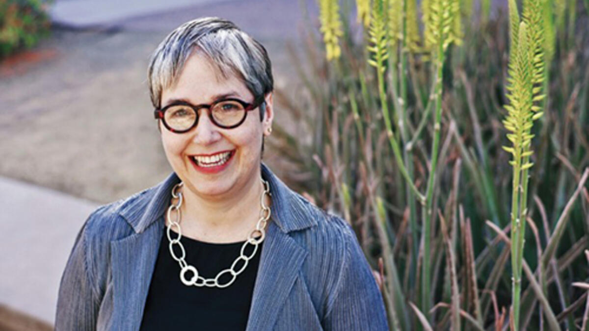 Dr. Lindy Elkins-Tanton